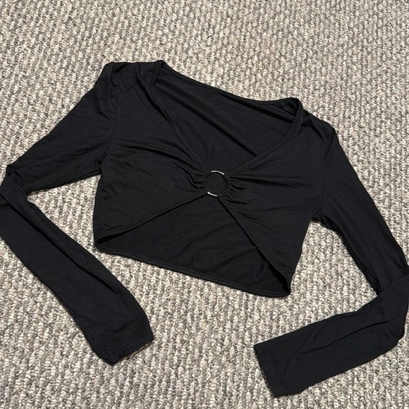 Tops - ⭐️5/$15⭐️ Ring crop top